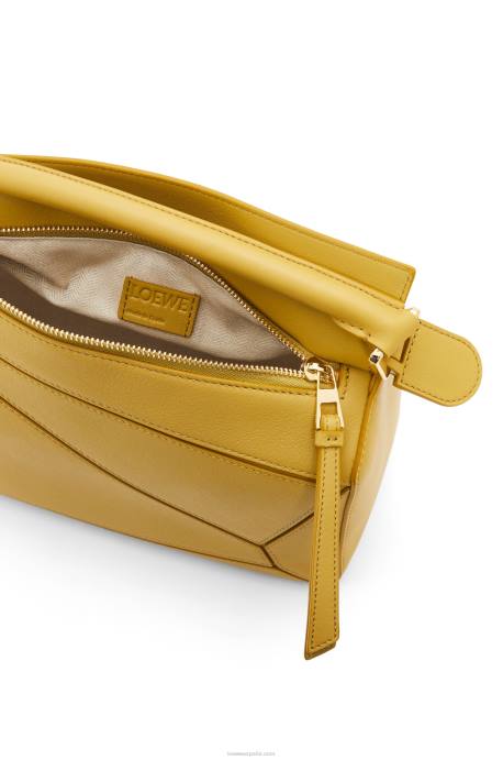 Loewe mujer bolso puzzle pequeño de piel de becerro clásica LP64365 ocre brillante