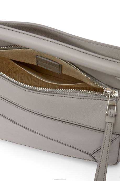 Loewe mujer bolso puzzle pequeño de piel de becerro clásica LP64537 Perla gris