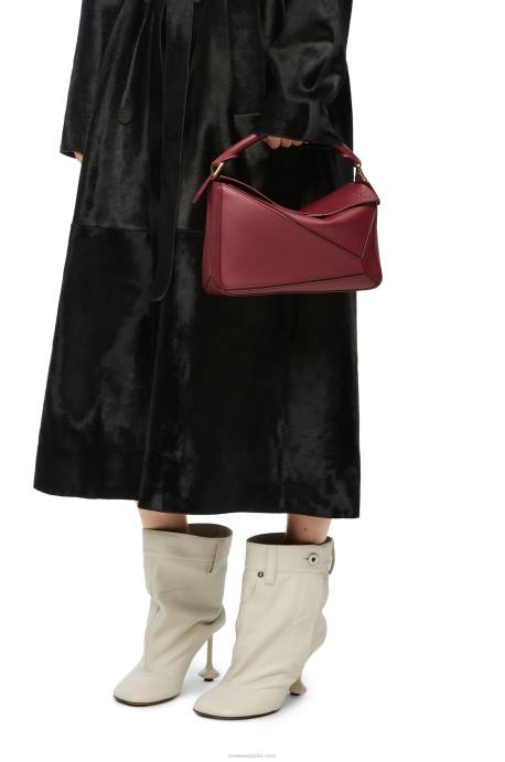 Loewe mujer bolso puzzle pequeño de piel de becerro clásica LP64544 baya silvestre