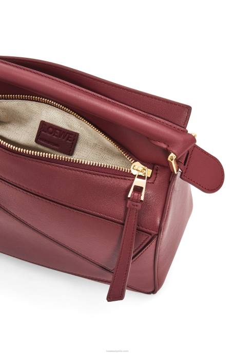 Loewe mujer bolso puzzle pequeño de piel de becerro clásica LP64544 baya silvestre