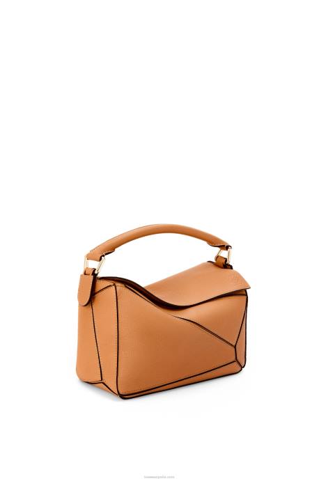 Loewe mujer bolso puzzle pequeño de suave piel de becerro granulada LP64368 caramelo ligero