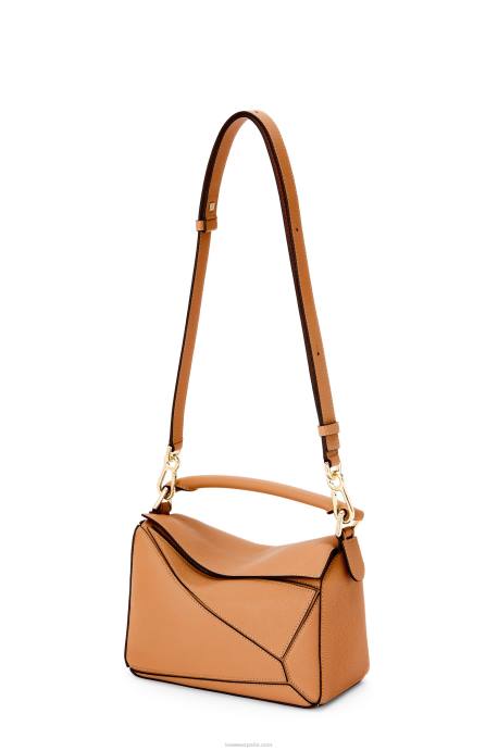 Loewe mujer bolso puzzle pequeño de suave piel de becerro granulada LP64368 caramelo ligero