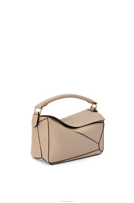 Loewe mujer bolso puzzle pequeño de suave piel de becerro granulada LP64397 arena