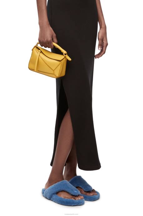 Loewe mujer minibolso puzzle de piel de becerro clásica LP64201 ocre brillante