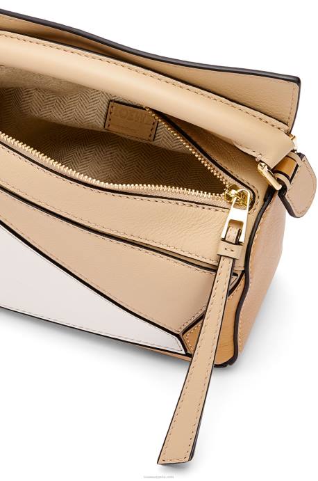 Loewe mujer minibolso puzzle de piel de becerro clásica LP64233 beige polvoriento/blanco suave