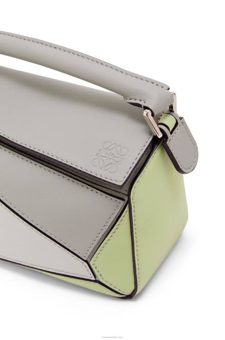 Loewe mujer minibolso puzzle de piel de becerro clásica LP64257 gris ceniza/celadón claro