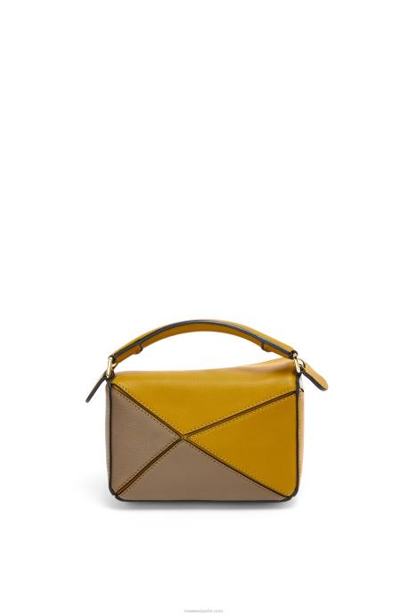Loewe mujer minibolso puzzle de piel de becerro clásica LP64277 ocre/blanco suave