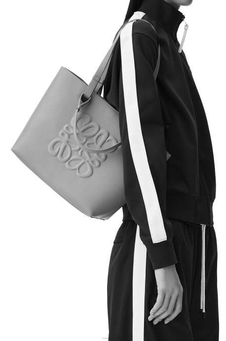 Loewe mujer bolso tote hinchable pequeño con anagrama en piel de becerro clásica LP64123 cálido desierto