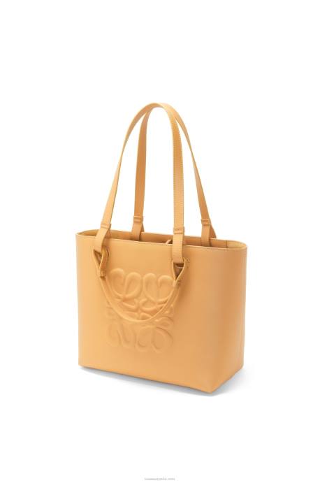 Loewe mujer bolso tote hinchable pequeño con anagrama en piel de becerro clásica LP64123 cálido desierto