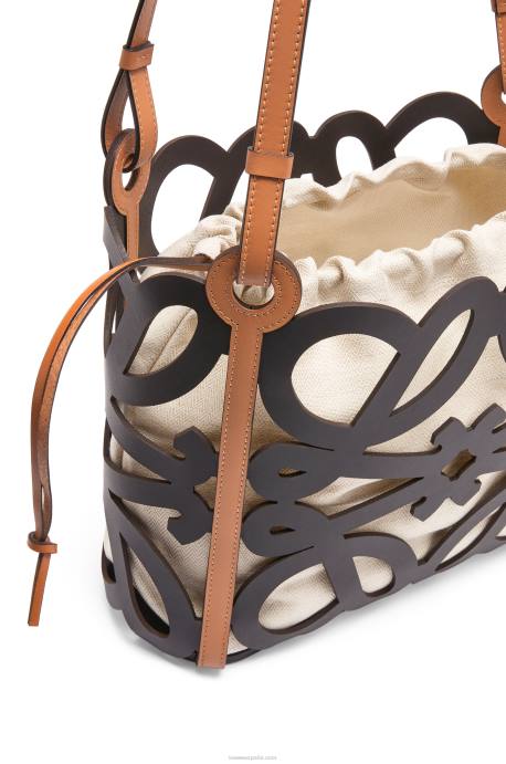 Loewe mujer bolso tote pequeño con anagrama recortado de piel de becerro LP64126 negro