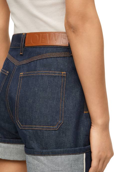 Loewe mujer shorts vaqueros con vuelta LP641165 mezclilla cruda