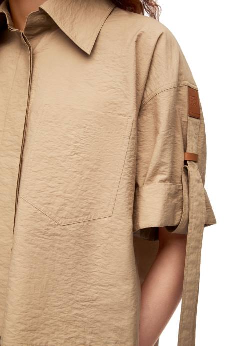 Loewe mujer camisa corta de trabajo de algodón LP64864 taos gris pardo
