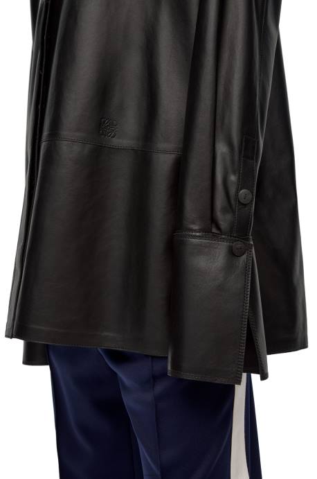 Loewe mujer camisa deconstruida de piel de cordero napa LP64887 negro