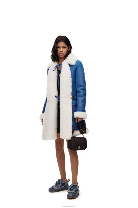 Loewe mujer abrigo de piel de oveja LP641119 blanco azul