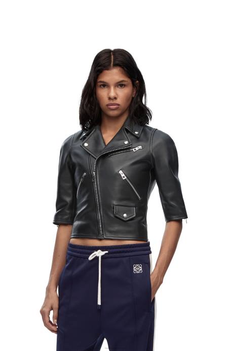 Loewe mujer cazadora biker corta de napa LP641116 negro