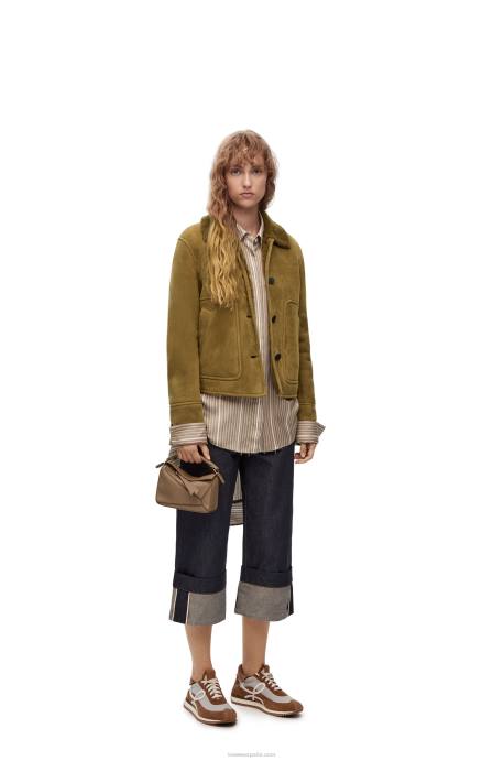 Loewe mujer chaqueta corta de borrego LP641125 verde caqui