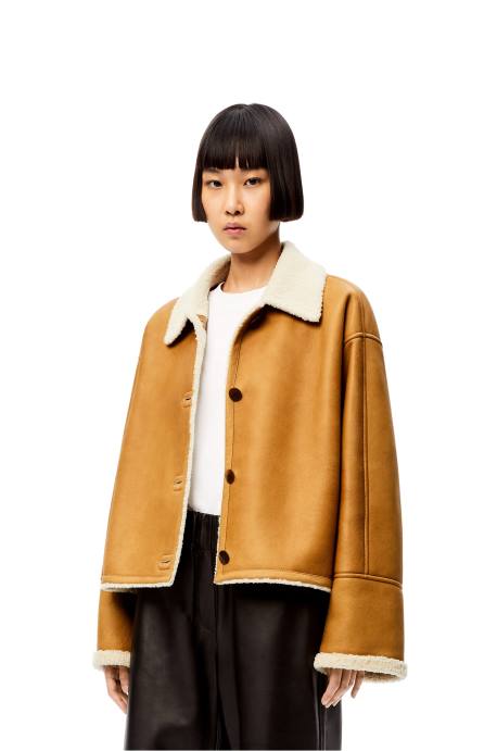 Loewe mujer chaqueta corta de borrego LP641148 blanco/camello