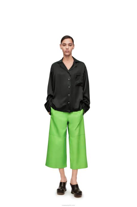Loewe mujer pantalones capri de napa LP641111 verde flúor