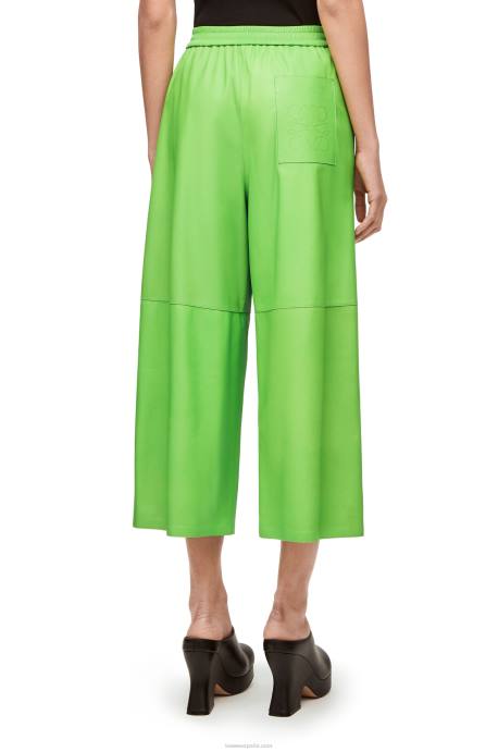 Loewe mujer pantalones capri de napa LP641111 verde flúor