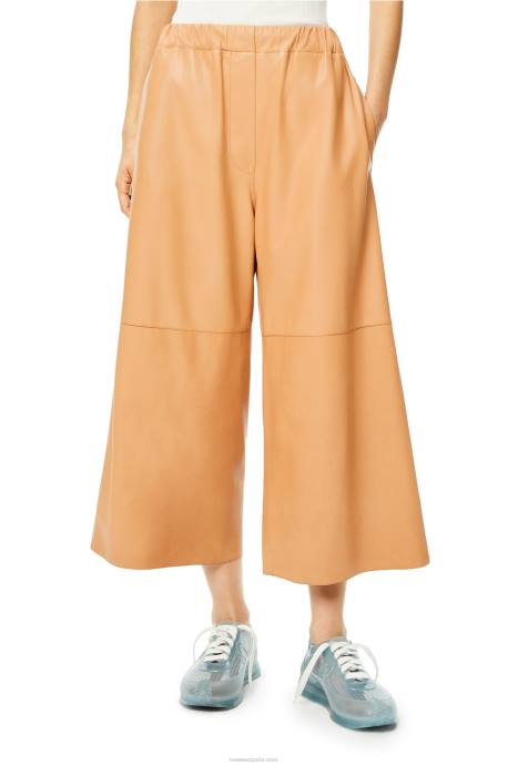Loewe mujer pantalones capri elásticos LP641146 manteca