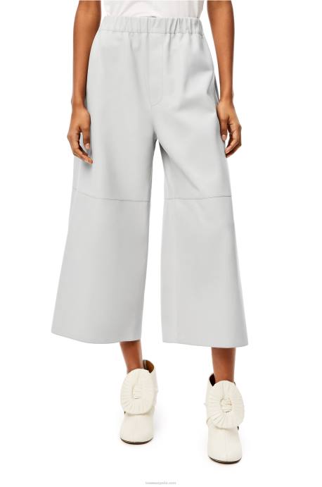 Loewe mujer pantalones capri elásticos en napa LP641147 gris claro