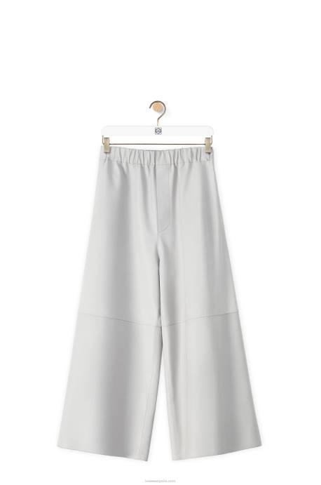 Loewe mujer pantalones capri elásticos en napa LP641147 gris claro