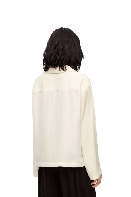 Loewe mujer blusa de pijama con anagrama en seda LP64910 Marfil