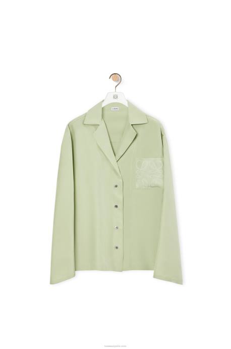 Loewe mujer blusa de pijama con anagrama en seda LP64911 Verde pálido