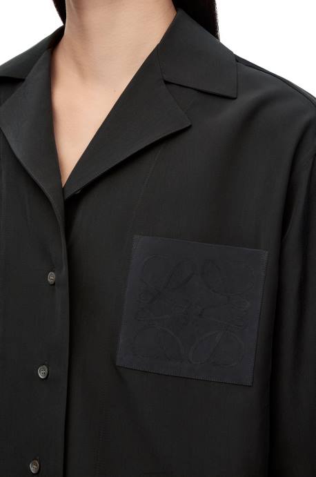 Loewe mujer blusa de pijama con anagrama en seda LP64912 negro