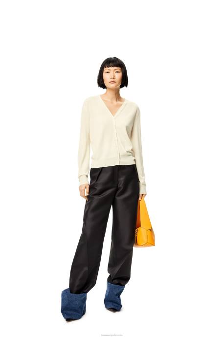 Loewe mujer cárdigan con anagrama de cachemir LP641015 blanco suave