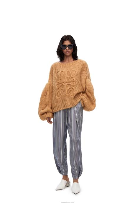 Loewe mujer jersey con anagrama de mohair LP64967 camello ligero