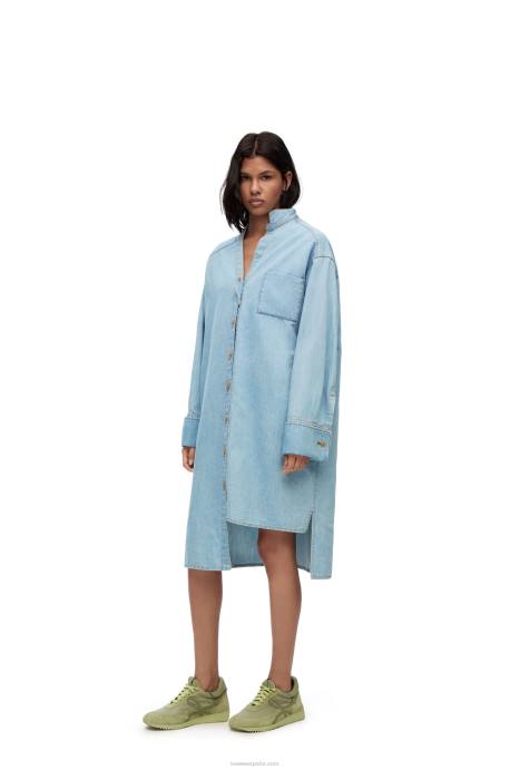 Loewe mujer vestido camisero asimétrico de denim de mezcla de algodón LP641094 mezclilla ligera