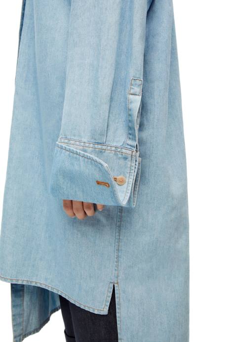Loewe mujer vestido camisero asimétrico de denim de mezcla de algodón LP641094 mezclilla ligera