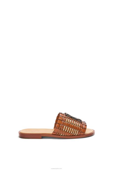 Loewe mujer Chanclas con anagrama tejido de piel de becerro LP64702 bronceado/natural