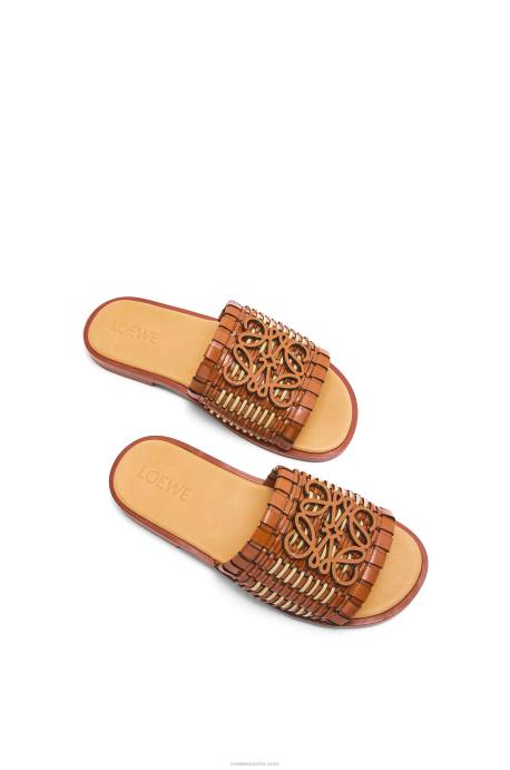 Loewe mujer Chanclas con anagrama tejido de piel de becerro LP64702 bronceado/natural
