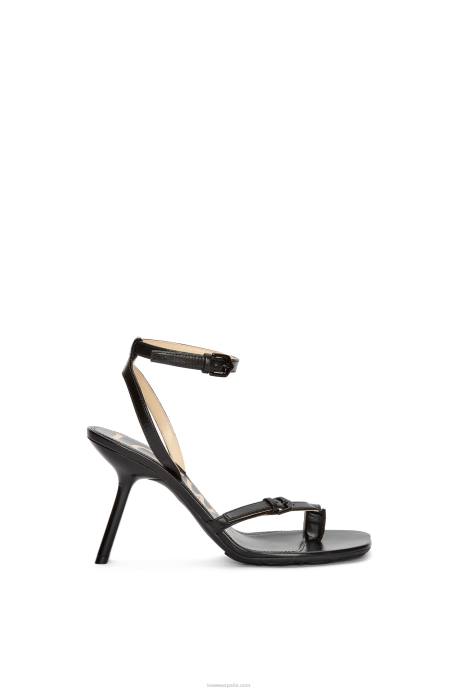 Loewe mujer Sandalia stiletto petal de piel de cordero LP64671 negro