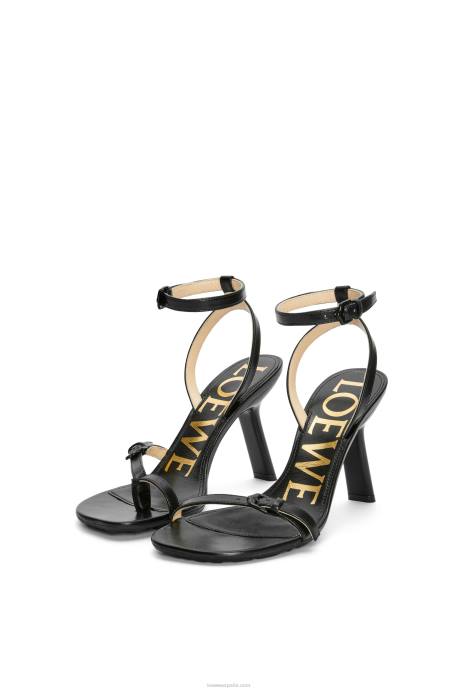 Loewe mujer Sandalia stiletto petal de piel de cordero LP64671 negro