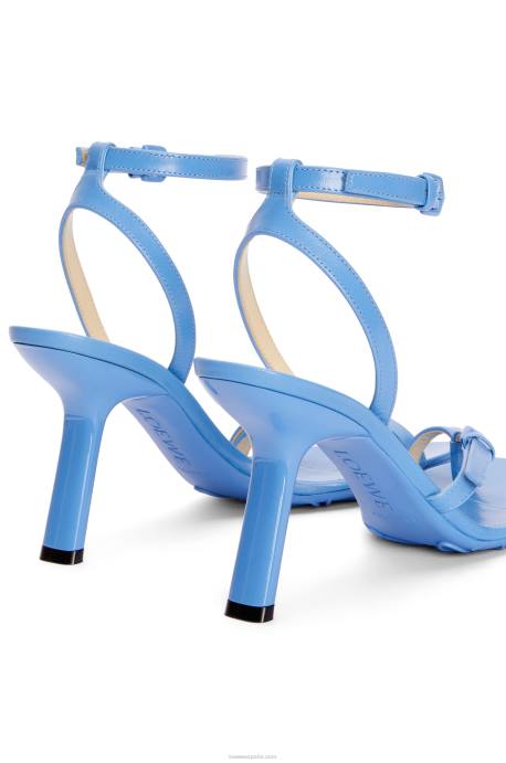 Loewe mujer Sandalia stiletto petal de piel de cordero LP64672 mezclilla ligera
