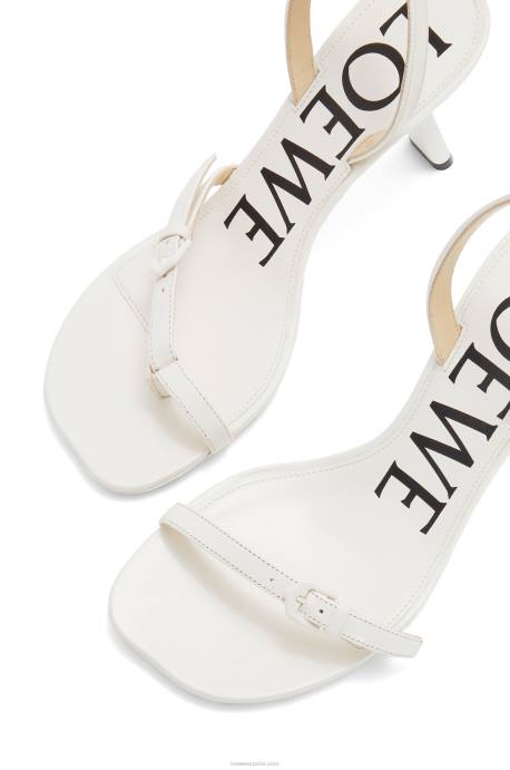 Loewe mujer Sandalia stiletto petal de piel de cordero LP64675 blanco