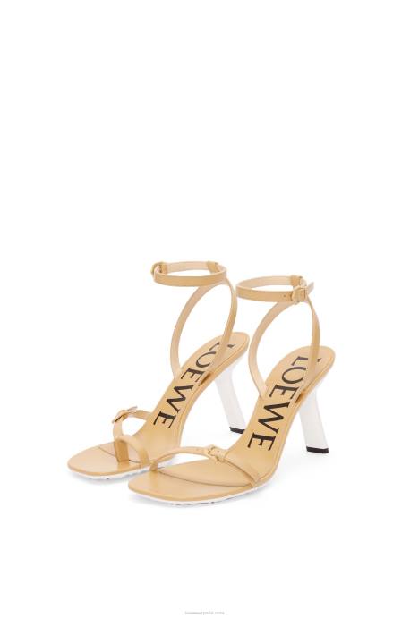 Loewe mujer Sandalia stiletto petal de piel de cordero LP64676 corrector medio