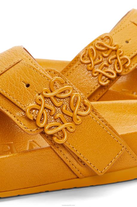 Loewe mujer sandalia easy toe post de piel de cabra LP64723 ocre