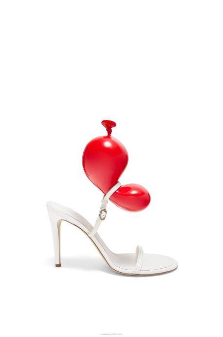 Loewe mujer sandalia globo en piel de cordero LP64708 blanco rojo