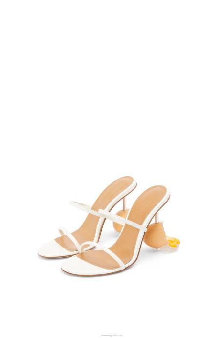 Loewe mujer sandalia huevo roto en piel de cabra LP64715 blanco/naturaleza