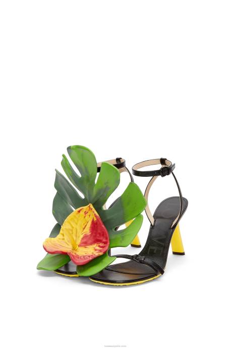 Loewe mujer sandalia pétalo en piel de cordero LP64690 negro