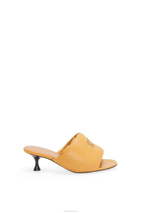 Loewe mujer Mules acolchados con anagrama de piel de cordero LP64753 desierto