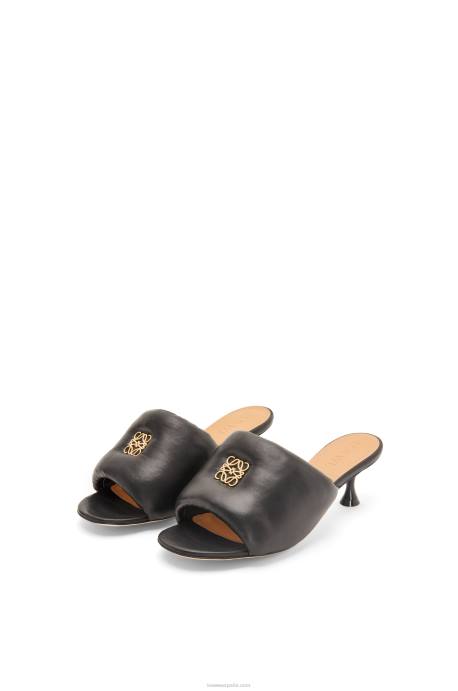 Loewe mujer Mules acolchados con anagrama de piel de cordero LP64755 negro