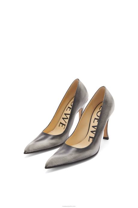Loewe mujer Zapato de salón Comic Classic de piel de becerro LP64749 anturio blanco/negro