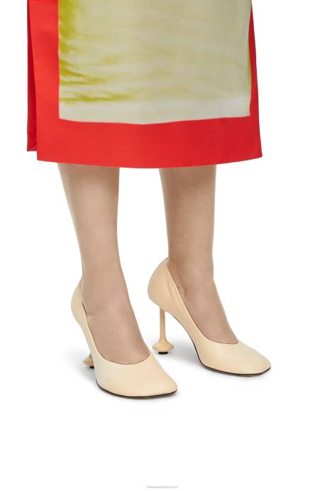 Loewe mujer bomba de juguete en piel de cabra LP64727 leche de avena