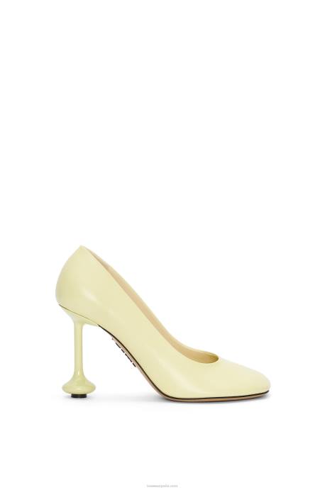Loewe mujer bomba de juguete en piel de cabra LP64728 acacia descolorida