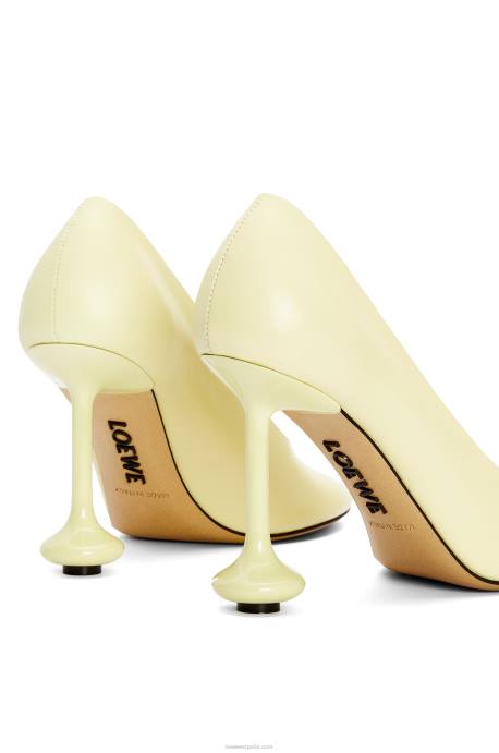Loewe mujer bomba de juguete en piel de cabra LP64728 acacia descolorida